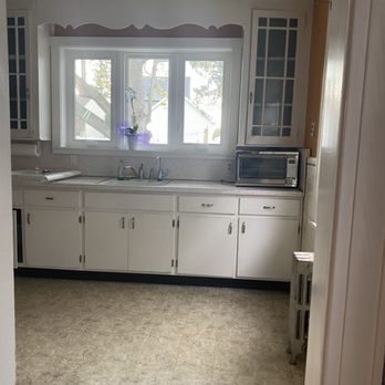 B Lombardi & Sons - Kitchen before Reno - General Contractors Near Me