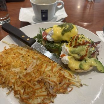 Broken Yolk Cafe - Caprese Benedict, Golden State Benedict - Breakfast & Brunch Near Me - La Quinta, California Broken Yolk Cafe - Caprese Benedict, Golden State Benedict - Breakfast & Brunch Near Me - La Quinta, California