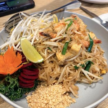 Bai Bua Thai Cuisine - Pad Thai - Thai Near Me - Vancouver, British Columbia