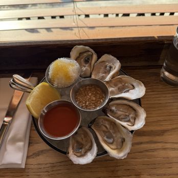 Red Hook Tavern - American Near Me - Brooklyn, New York