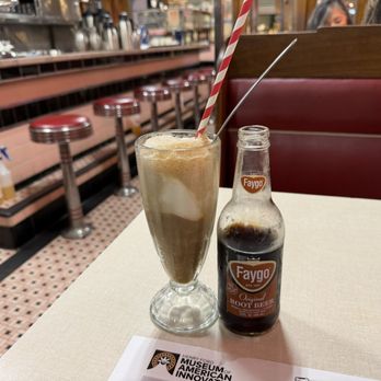 Lamy's Diner - Diners Near Me - Dearborn, Michigan