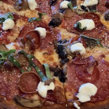 Slice House by Tony Gemignani - Non gluten crust - Italian Near Me - Palmdale, California Slice House by Tony Gemignani - Non gluten crust - Italian Near Me - Palmdale, California