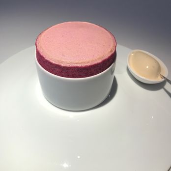 Restaurant Gordon Ramsay - Raspberry soufflé - almond ice cream - French Near Me - London, XGL