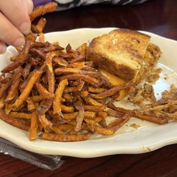 Be Wiched - BBQ Grilled Cheese - Breakfast & Brunch Near Me - Martinsville, Virginia