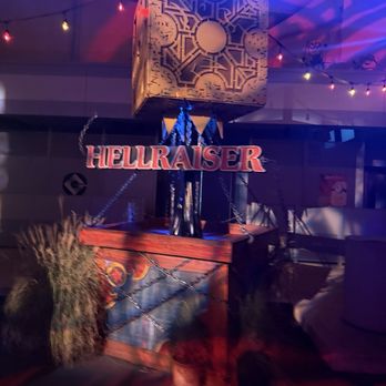Halloween Horror Nights - Haunted Houses Near Me - Orlando, Florida