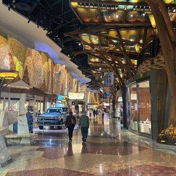 Mohegan Sun - Hotels Near Me - Uncasville, Connecticut Mohegan Sun - Hotels Near Me - Uncasville, Connecticut