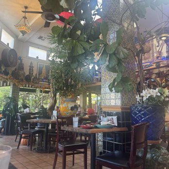 Tower Cafe - Inside of the restaurant - Breakfast & Brunch Near Me - Sacramento, California