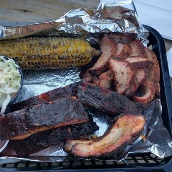 Bogeys Driving Range - The 4 meat sampler. I got two orders of ribs and tri tip, corn on the cob and slaw. - Barbeque Near Me - Tornado, West Virginia Bogeys Driving Range - The 4 meat sampler. I got two orders of ribs and tri tip, corn on the cob and slaw. - Barbeque Near Me - Tornado, West Virginia