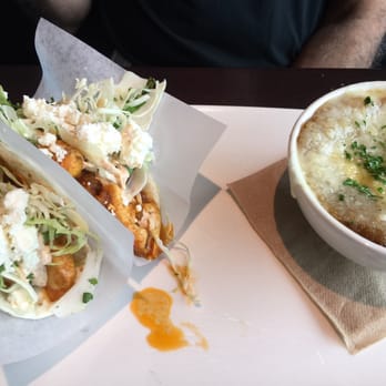 Yard House - Chicken Tinga Tacos and French onion soup - New American Near Me - Orlando, Florida