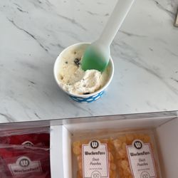 Norwood Ice Cream & Candy Company - Salted caramel chip