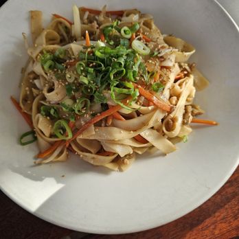 Aloha Mixed Plate - Chow funn - Hawaiian Near Me - Lahaina, Hawaii