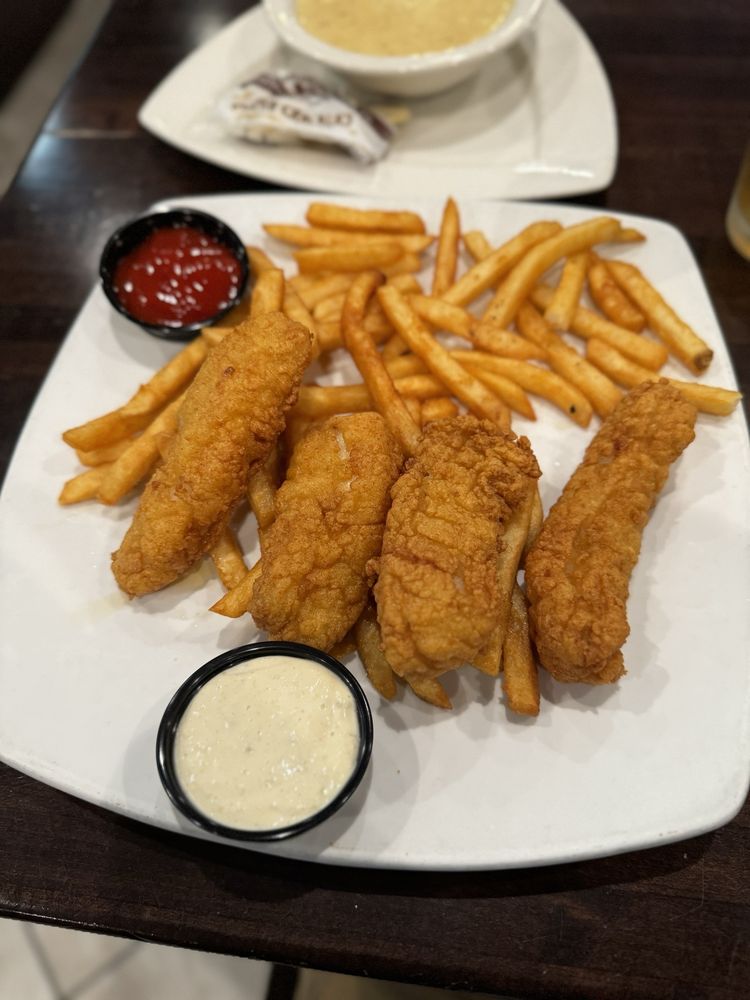 Food from Joe's Steak and Seafood
