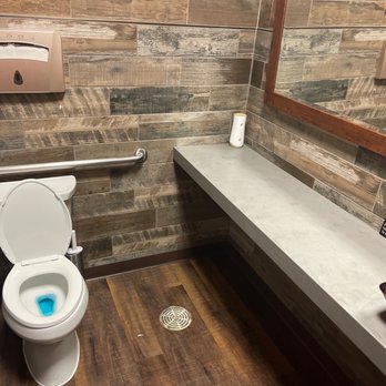 Escovitchez - Very nice and clean restrooms - Caribbean Near Me - Snellville, Georgia