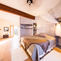 Lotus Garden Hilo - The Lohi Apartment is a popular option for couples wanting privacy and a romantic setting.