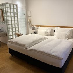 Grand Hôtel Wiesler - Convenient for when you want to jump directly right from bed into the shower...