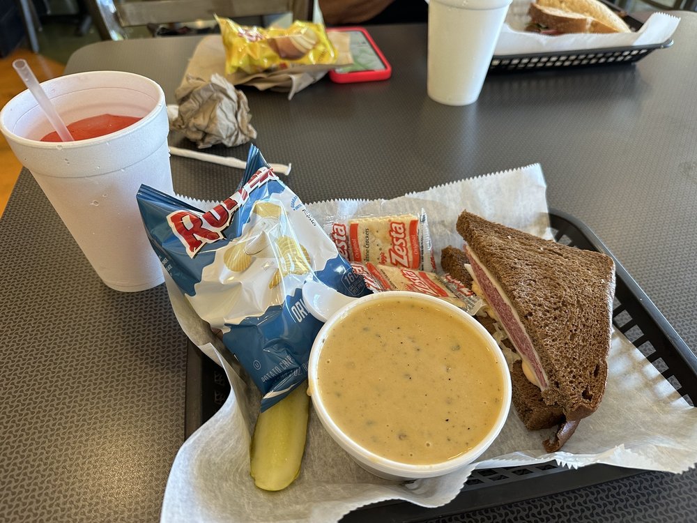 RED PEPPER DELI 42 Photos & 83 Reviews 6401 Claymont Crse