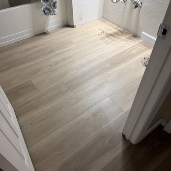 24-7 Floors - Bathroom after installation - Flooring Near Me - Sarasota, Florida 24-7 Floors - Bathroom after installation - Flooring Near Me - Sarasota, Florida