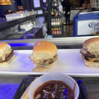 Moani Waikiki - Sliders - Seafood Near Me - Honolulu, Hawaii
