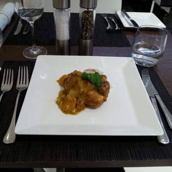 Etihad Lounge - Lovely food - Airport Lounges Near Me - Dulles, Virginia