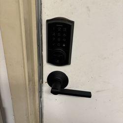 Friendly Locksmith - New keypad and matching door handle installation, upgrade looks and security