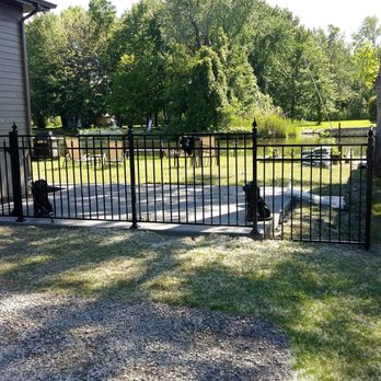 Clôture Designs - Fences & Gates Near Me