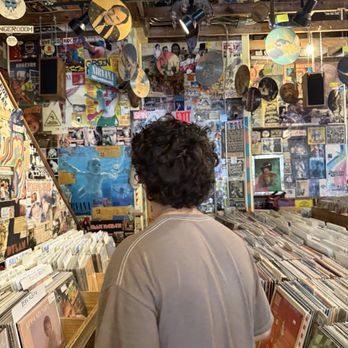 Sig's Lagoon - first floor of sigs lagoon - Vinyl Records Near Me - Houston, Texas