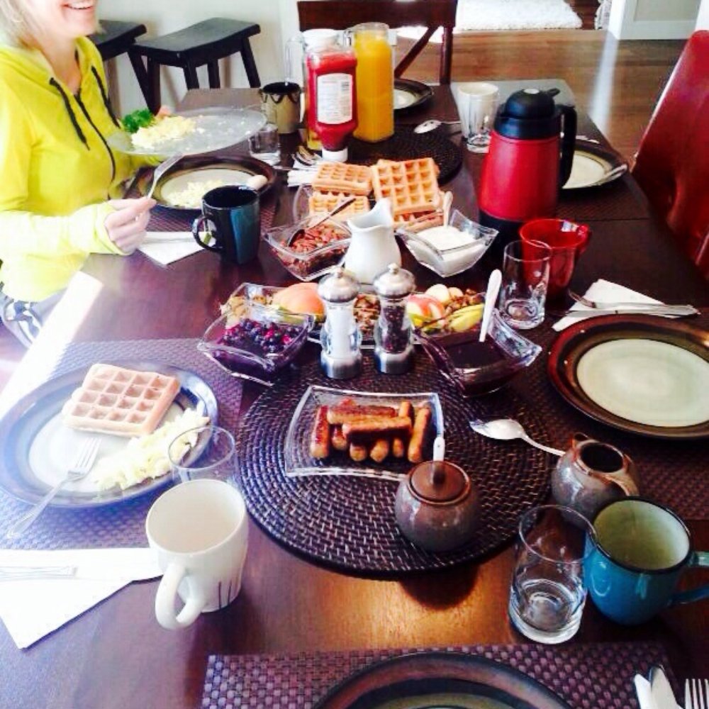 At the Beach Bed and Breakfast - Really good breakfast - Bed & Breakfast Near Me - Kelowna, British Columbia