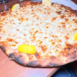 Our Famous Fresh Clam Pizza