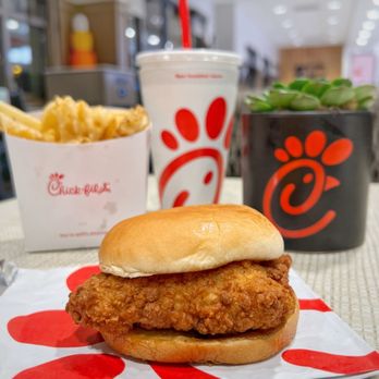 Chick-fil-A - Chick-fil-A Chicken Sandwich Combo - Chicken Shop Near Me - San Clemente, California