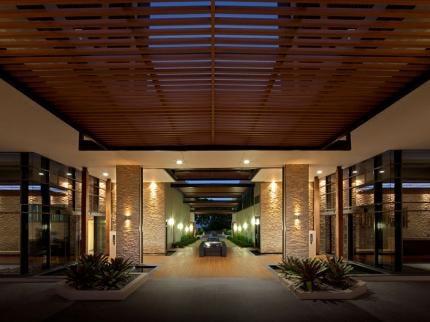 Oaks Redcliffe Mon Komo Suites by null