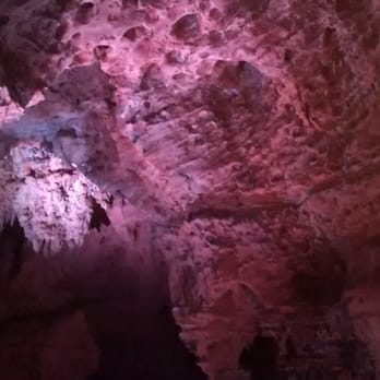 Grutas de Loltún - No hay mucha luz en este lugar, el juego de luces es automático, pero tranquilo no te pierdes. - Landmarks & Historical Buildings Near Me - Oxkutzcab, YUC Grutas de Loltún - No hay mucha luz en este lugar, el juego de luces es automático, pero tranquilo no te pierdes. - Landmarks & Historical Buildings Near Me - Oxkutzcab, YUC