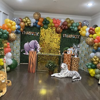 Fabulous Event Decor - Safari theam with organic balloon garland and shimmer wall - Balloon Services Near Me Fabulous Event Decor - Safari theam with organic balloon garland and shimmer wall - Balloon Services Near Me