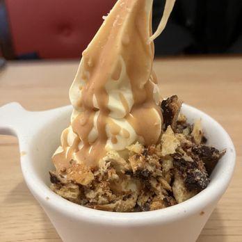 Stretch Pizza - Banana soft serve with peanut butter dip and babka crumble - Pizza Near Me - New York, New York