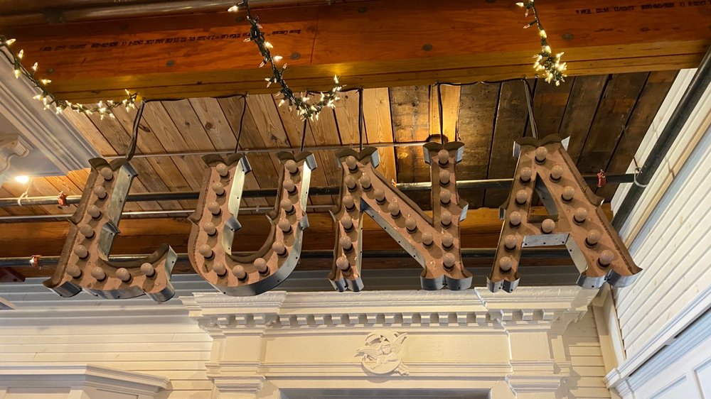 THE LUNA THEATER Updated November 2024 18 Photos & 39 Reviews 250