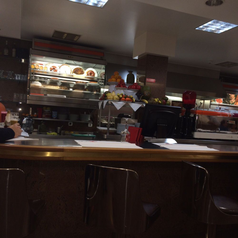 A Marisqueira de Matosinhos - The bar - Seafood Near Me - Matosinhos, 13