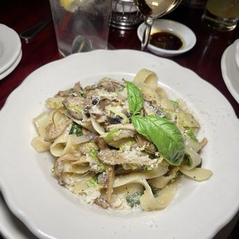 Dish Osteria and Bar - Fettuccine Ai Funghi E Spinaci - Italian Near Me - Pittsburgh, Pennsylvania