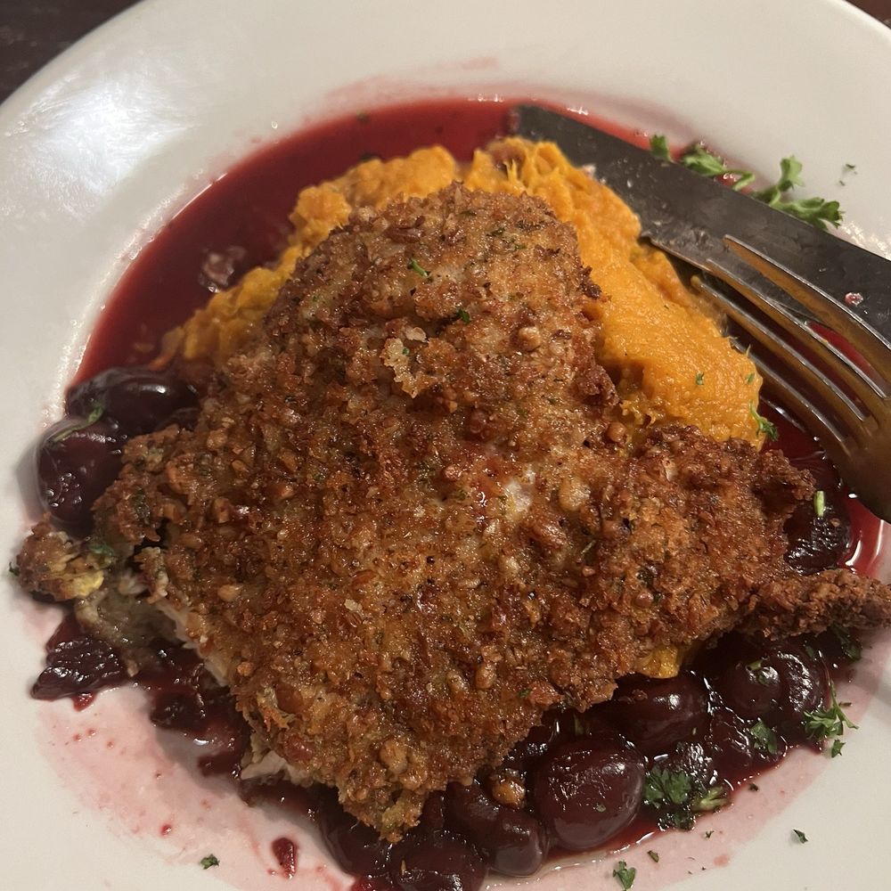 Appalachian Grill - Pecan Crusted Chicken - American Near Me - Cartersville, Georgia