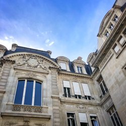 Mairie du 8e Arr. - Dans la cour de la Mairie ...