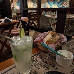 Las Sorrentinas - Caipirinhas and bread