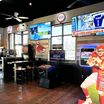 Johnny’s Tavern - Game Area - Sports Bars Near Me - Raymore, Missouri Johnny’s Tavern - Game Area - Sports Bars Near Me - Raymore, Missouri