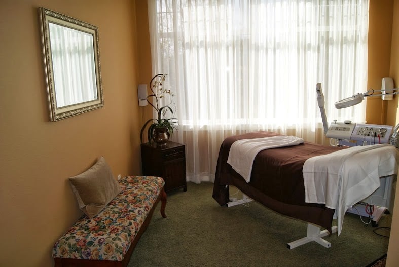 Issaquah Skin Care Logo