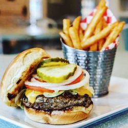 80/20 @ Kaelin's - Classic cheeseburger