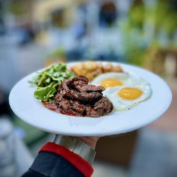 Artisan - Steak and Sunny Eggs - New American Near Me - Southport, Connecticut