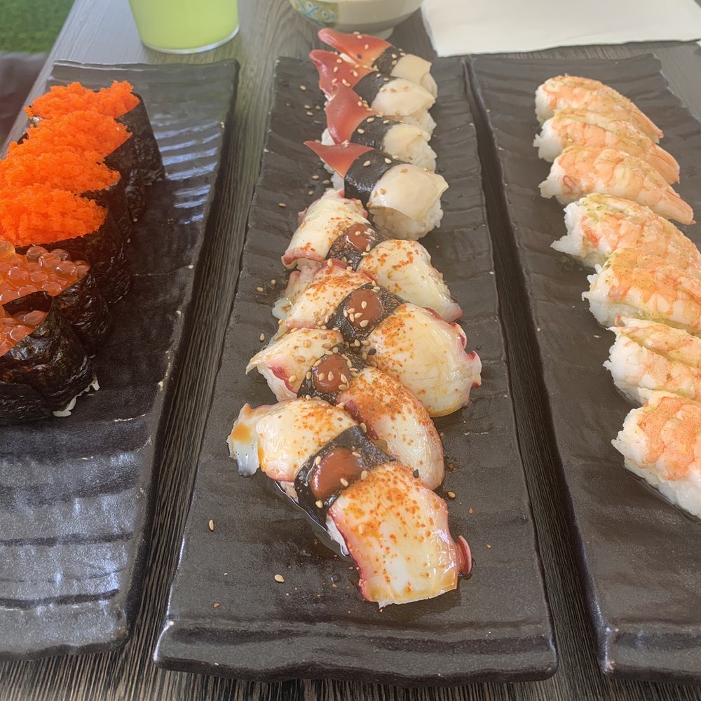 Xevichez Sushi Bar - Ikura, Masago, octopus, surf clam and Aguas Chile - Sushi Bars Near Me - Los Angeles, California Xevichez Sushi Bar - Ikura, Masago, octopus, surf clam and Aguas Chile - Sushi Bars Near Me - Los Angeles, California