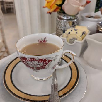 Tea Rose Garden - Lavender Earl Grey Milk Tea - Tea Rooms Near Me - Pasadena, California