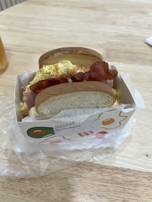 LEViEN Café by null