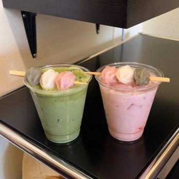 Joy Cakes Co - Iced Double Matcha latte and iced strawberry milk with added mochi stick - Patisserie/Cake Shop Near Me - Artesia, California Joy Cakes Co - Iced Double Matcha latte and iced strawberry milk with added mochi stick - Patisserie/Cake Shop Near Me - Artesia, California