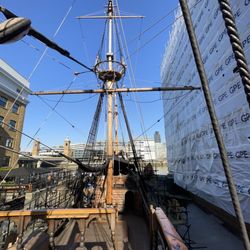 Golden Hinde