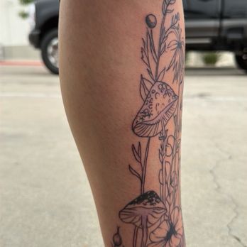 The Painted Rose - Leg tattoo - Tattoo Near Me - Cleburne, Texas The Painted Rose - Leg tattoo - Tattoo Near Me - Cleburne, Texas
