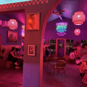 Lovebirds - Inside - Bars Near Me - Austin, Texas